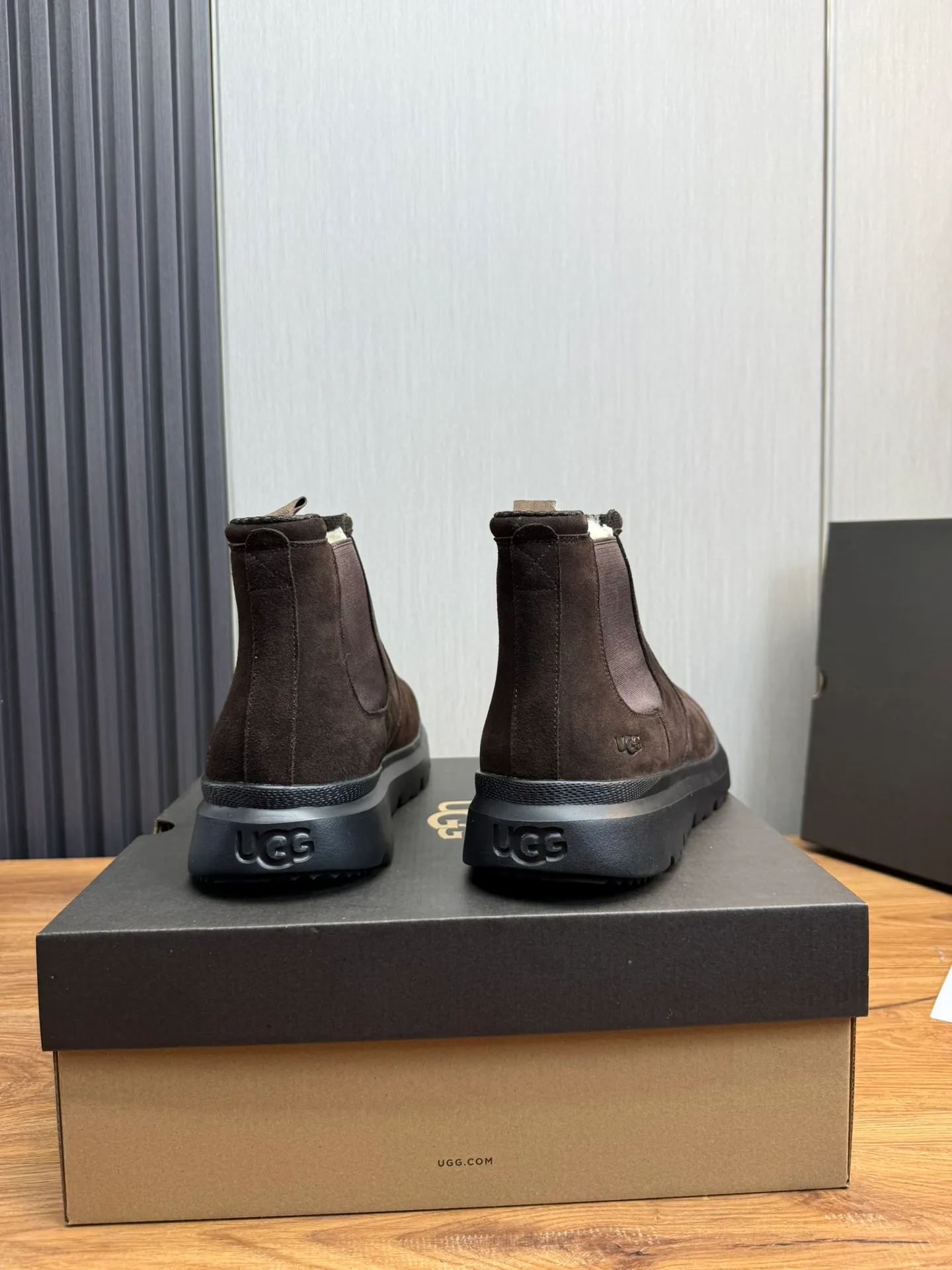 Men's shoes 💰480💰 [UGG] Hot winter warm boots 🐑Purely hand-stitched! Simple and stylish design, frosted cowhide➕Comfortable and warm wool➕UGG original outsole‼ ️Soft and comfortable to wear, good warmth retention, and excellent foot feel. Regular size 41-47
